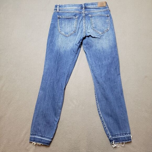 Hidden Jeans | Distressed Blue Jeans size 27 cropped, frayed hem. - Picture 3 of 16